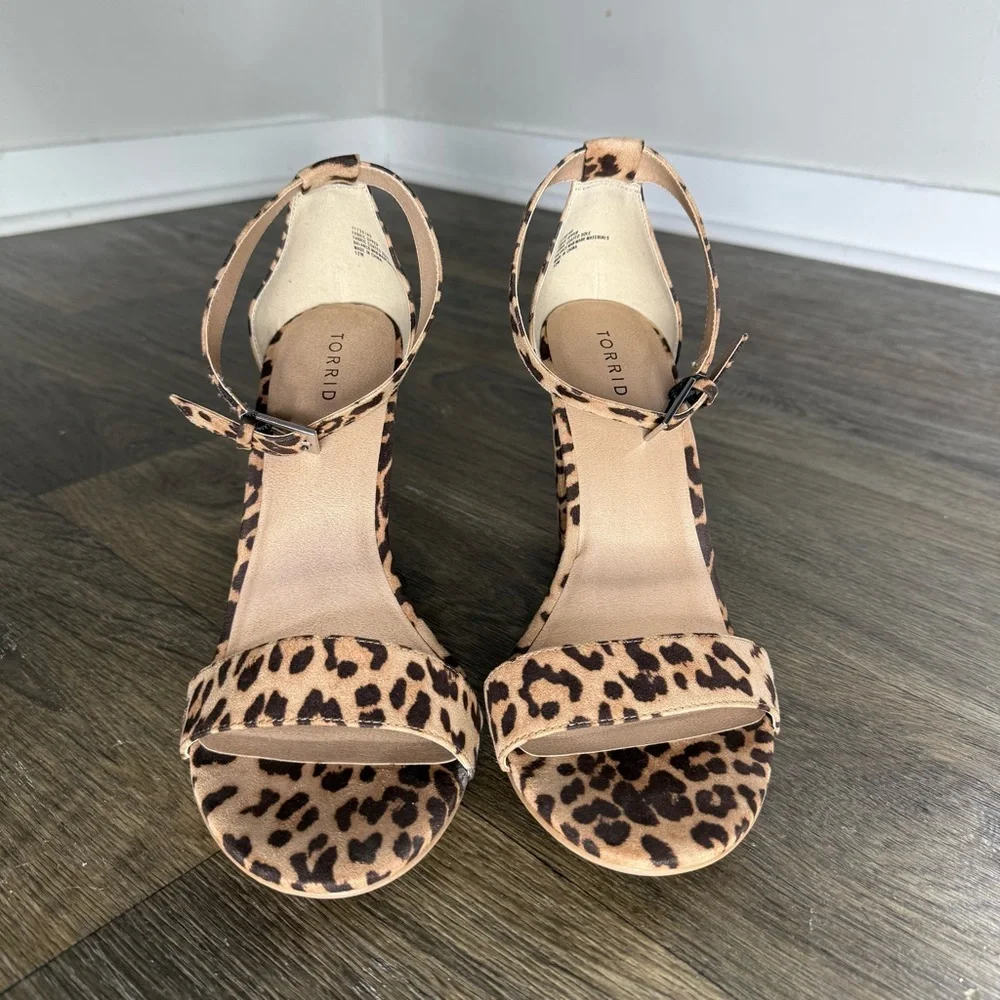 Torrid Cheetah Print Chunky Heels Size 12W - Picture 5 of 6